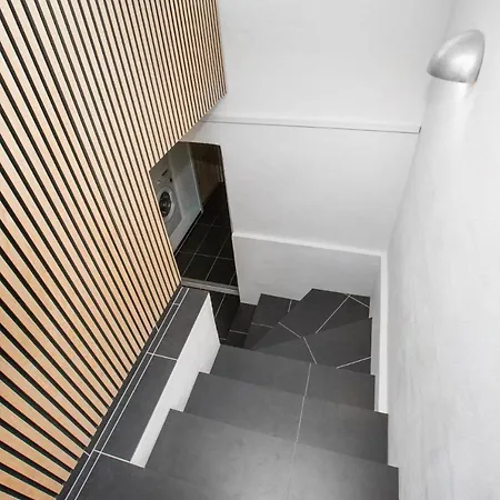 Moderne & Fuldt Udstyret M.plads Til 4 Apartment *