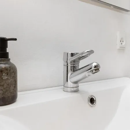 Moderne & Fuldt Udstyret M.plads Til 4 Hojbjerg