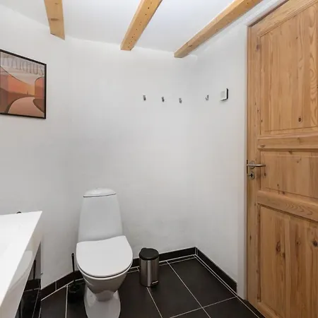 Apartmán Moderne & Fuldt Udstyret M.plads Til 4 *