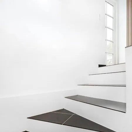 Moderne & Fuldt Udstyret M.plads Til 4 Apartment *