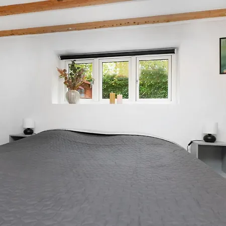 Moderne & Fuldt Udstyret M.plads Til 4 *